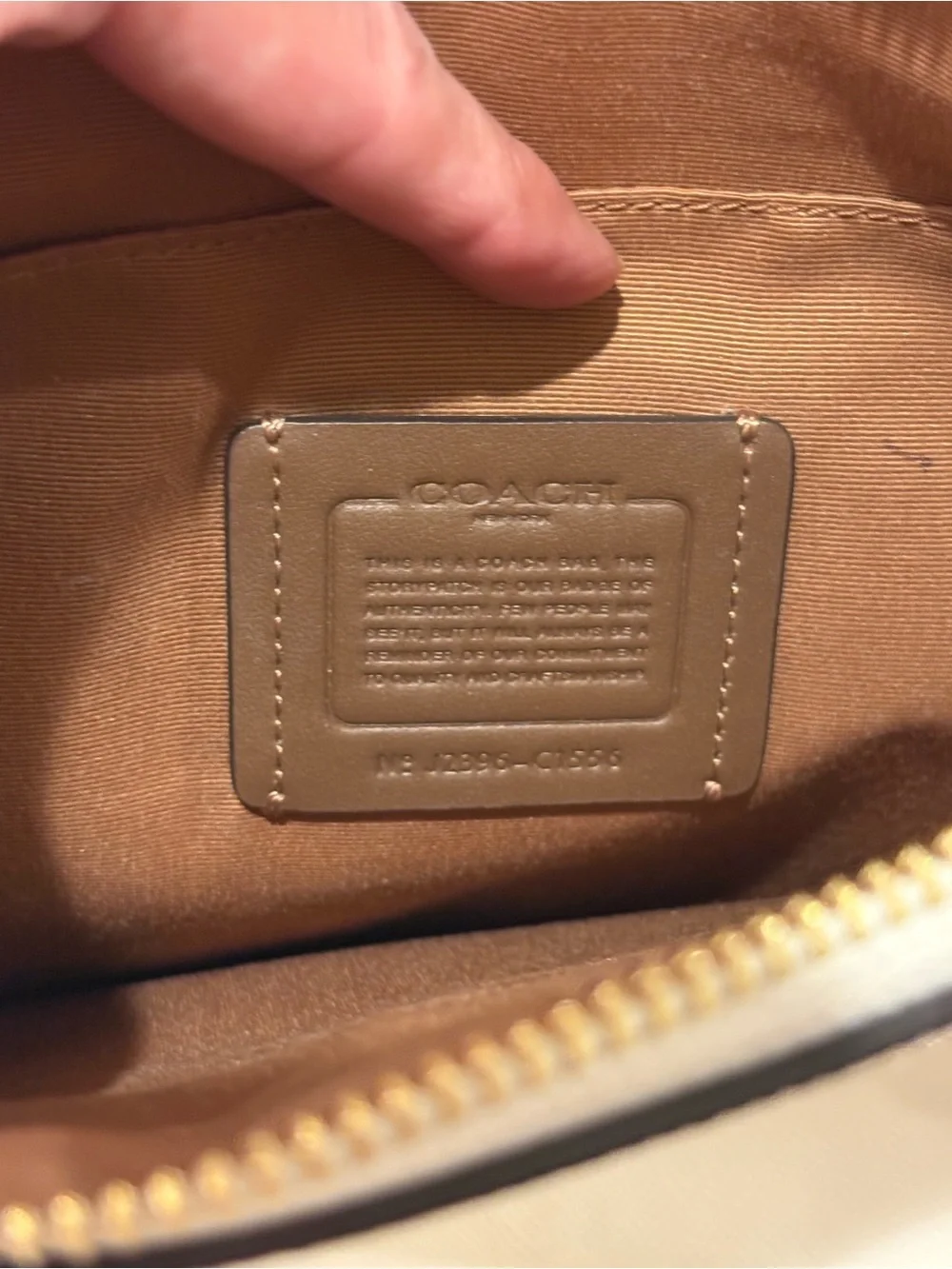 Coach Cream Leather Crossbody with Top Zip Great Condition